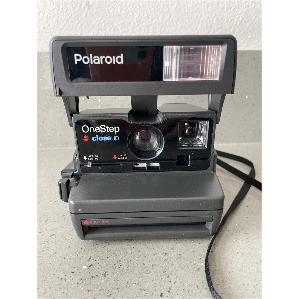 Vintage Polaroid 600 OneStep Closeup Instant Film Camera with Strap Untested
